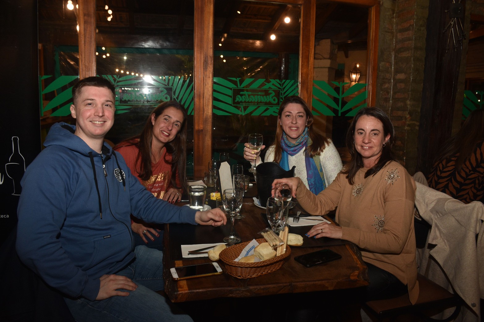 Noche de degustación de vinos en Sumatra
