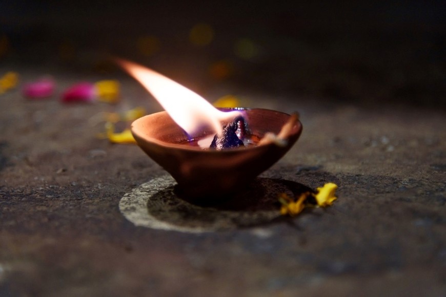 Rituales simples para purificar el ambiente y la mente.