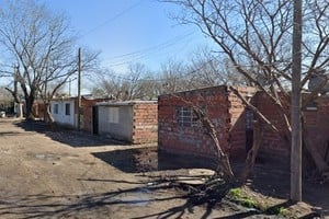 El ataque a tiros se produjo poco después de las 19:15 en inmediaciones de Julio Vanzo al 8100.